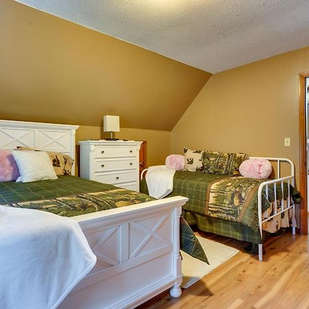 Howard Cabin Rental About 3 Mi To Apple Valley Lake! Mount Vernon Exteriör bild