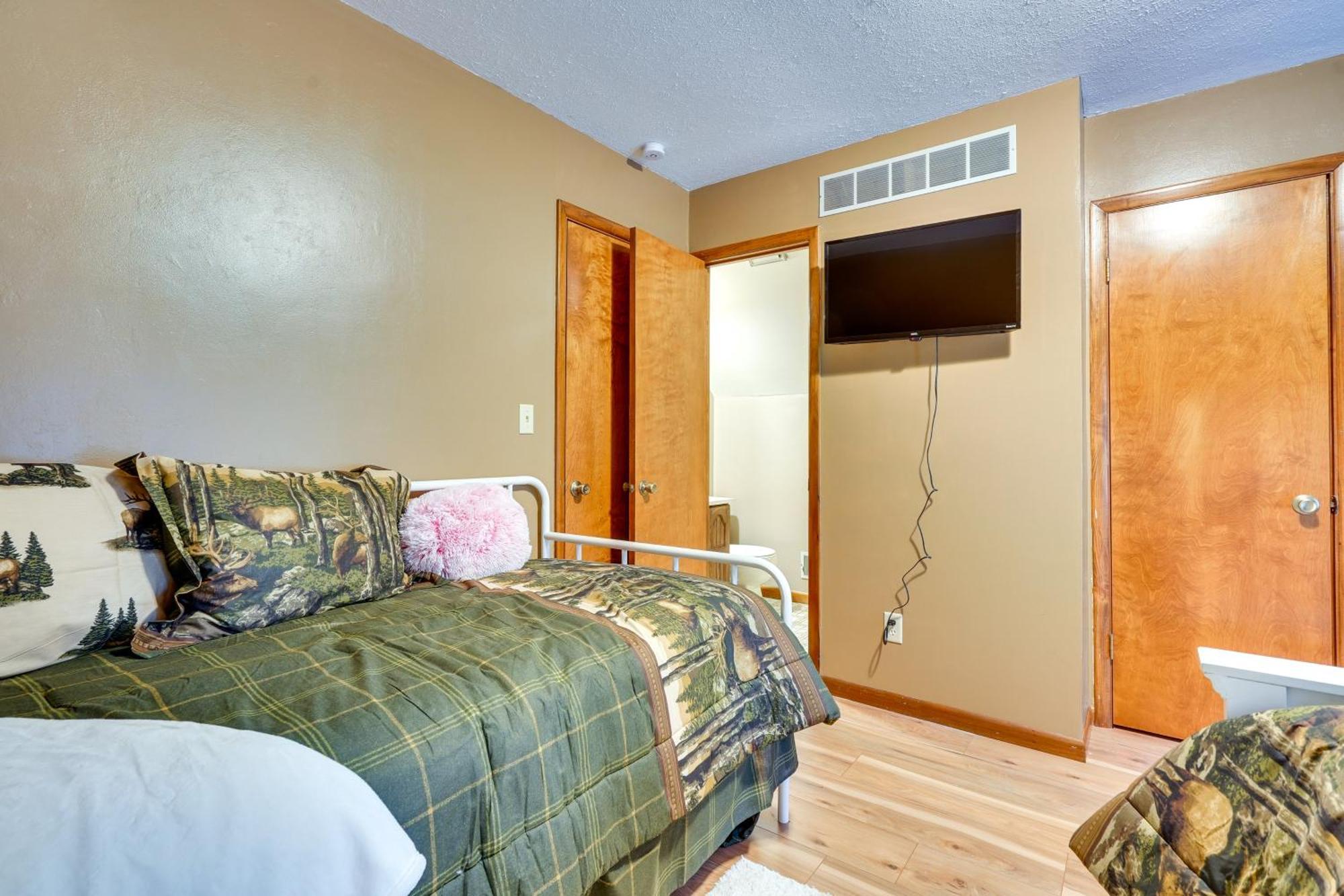 Howard Cabin Rental About 3 Mi To Apple Valley Lake! Mount Vernon Exteriör bild