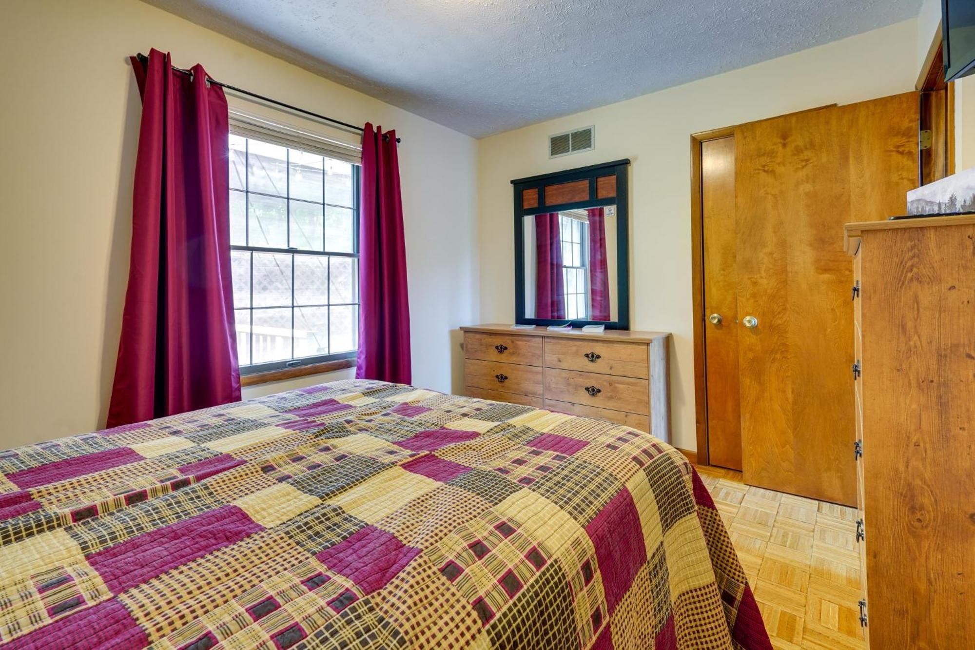Howard Cabin Rental About 3 Mi To Apple Valley Lake! Mount Vernon Exteriör bild